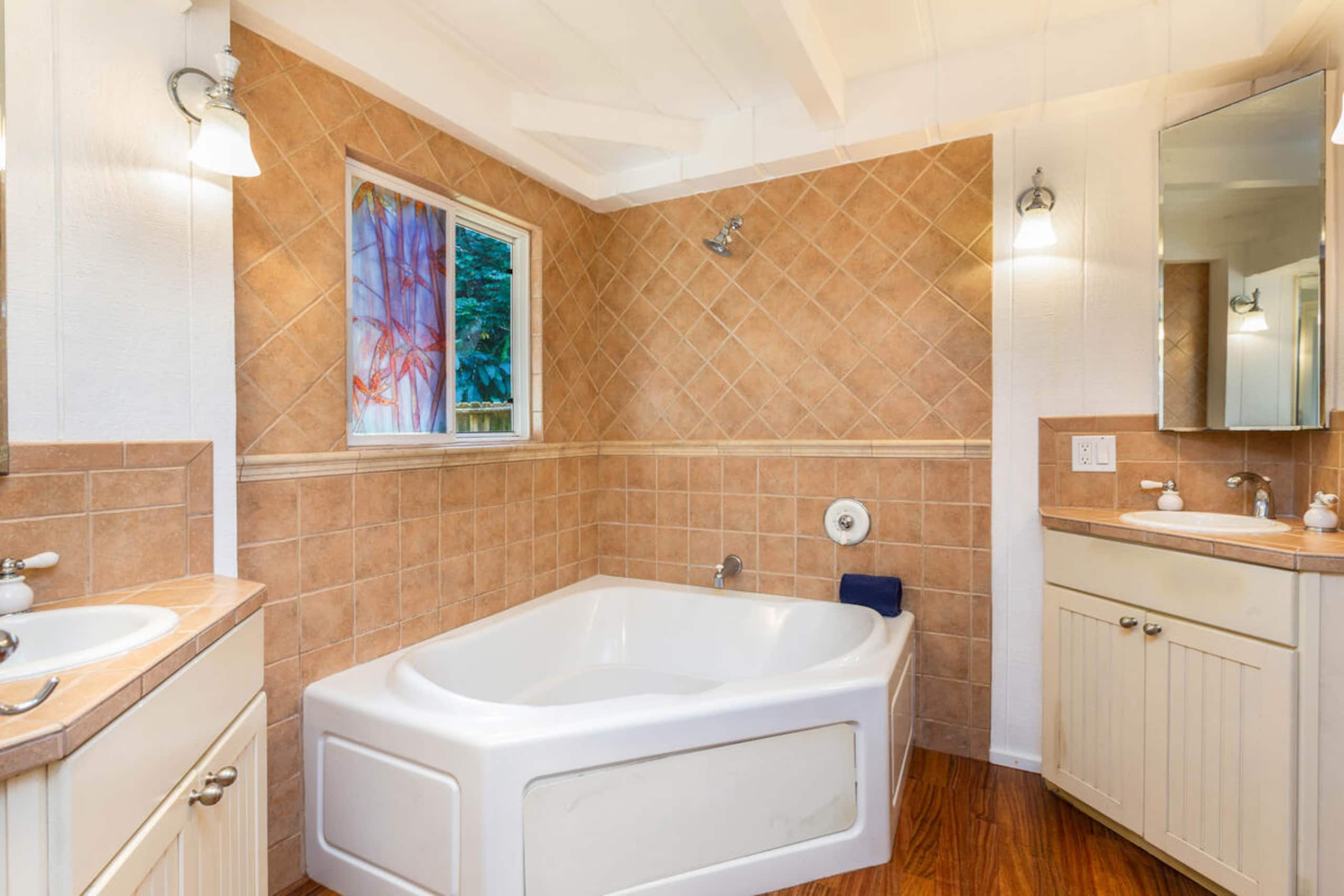 Home in Hanalei · ★4.98 · 4 bedrooms · 4 beds · 2 baths - Photo 24