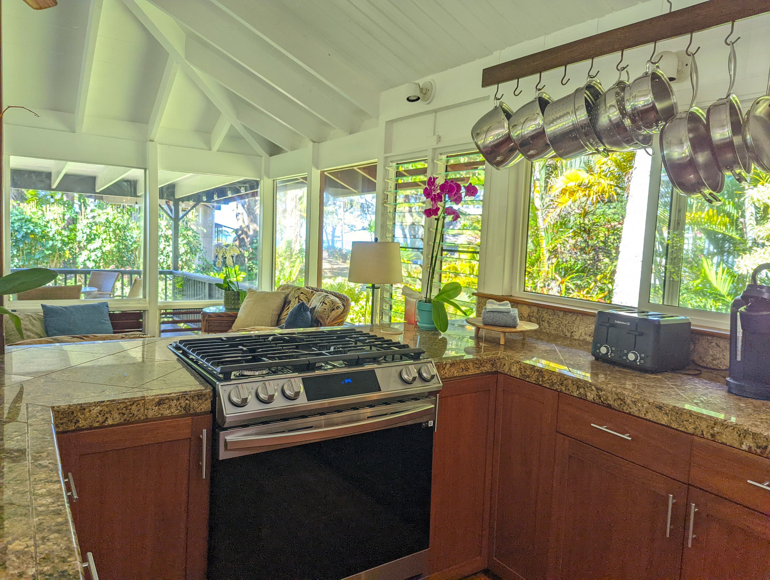 Home in Hanalei · ★4.98 · 4 bedrooms · 4 beds · 2 baths - Photo 9