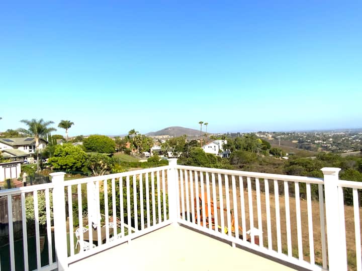Views, Views, Views!  Giant Family Home! - サンマルコス, CA