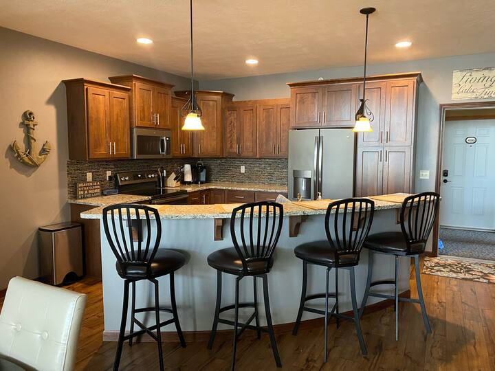 Arnold’s Park Condo with water park access Condominiums for Rent in