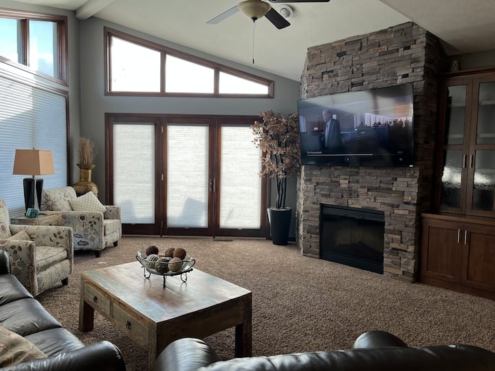 Arnold’s Park Condo with water park access Condominiums for Rent in