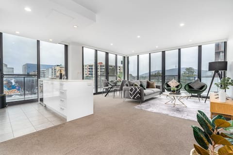 Top performing Airbnb: Roomy 2BR/2BA City-Centre Apt in Canberra