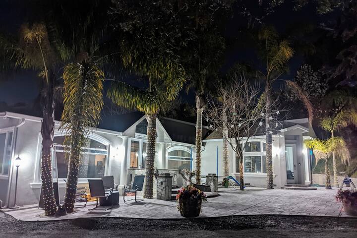 Peaceful Residence overlooking City gallery image 3