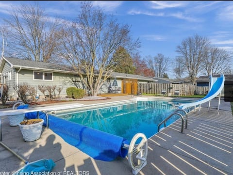 Cheerful 3 Bedroom Home- Close to MSU