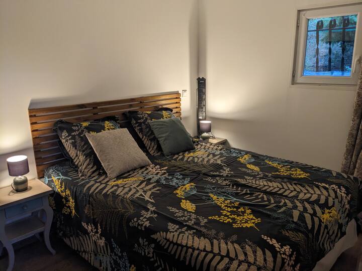 Spálňa 160 cm je veľmi pohodlná.