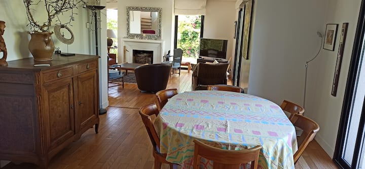Agréable Maison Dans Un Beau Jardin - Ouistreham