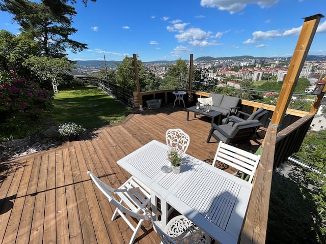 Vakkert, stort hjem, nydelig utsikt Nyttårsaften