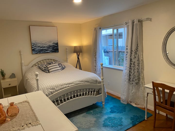 楼下卧室（ 3间卧室之一）。