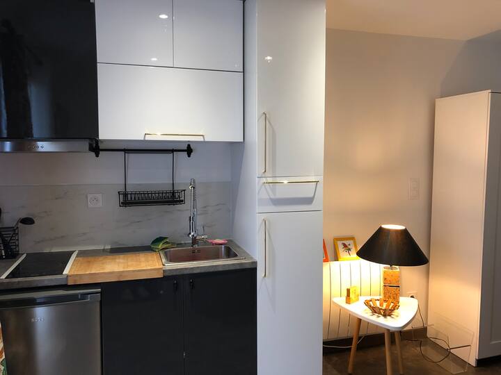 Studio éQuipé Neuf Vue Imprenable Parking Jardin - Montbrison