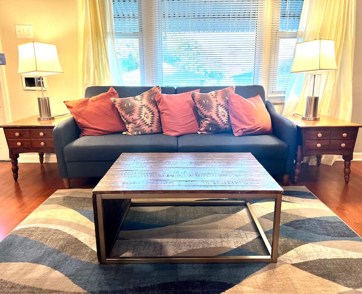 Cozy City Charmer - 2 Bedrooms And Garage. - Saint Louis, MO