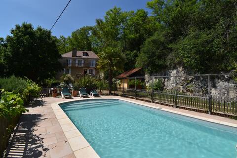 Mansion House+heated pool/AC/speed wifi in Domme
