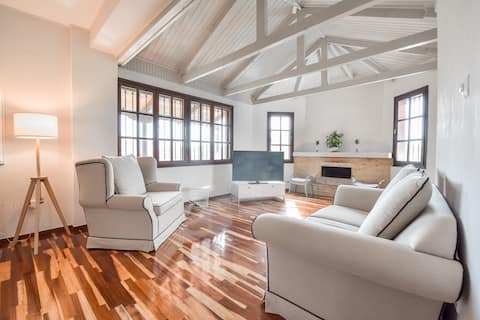 Beachfront Gialova Vacation Home - 100m from Beach