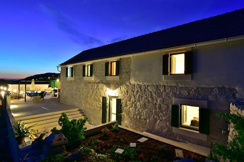 Successful Airbnb property: Charming & Authentic Stone Villa "Stanić" in Veliko Brdo