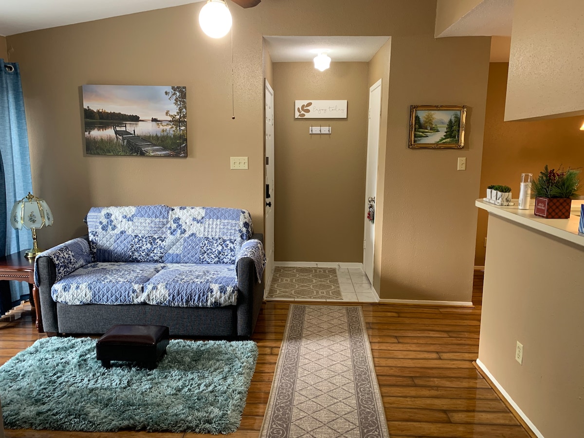 Entrance and living room.