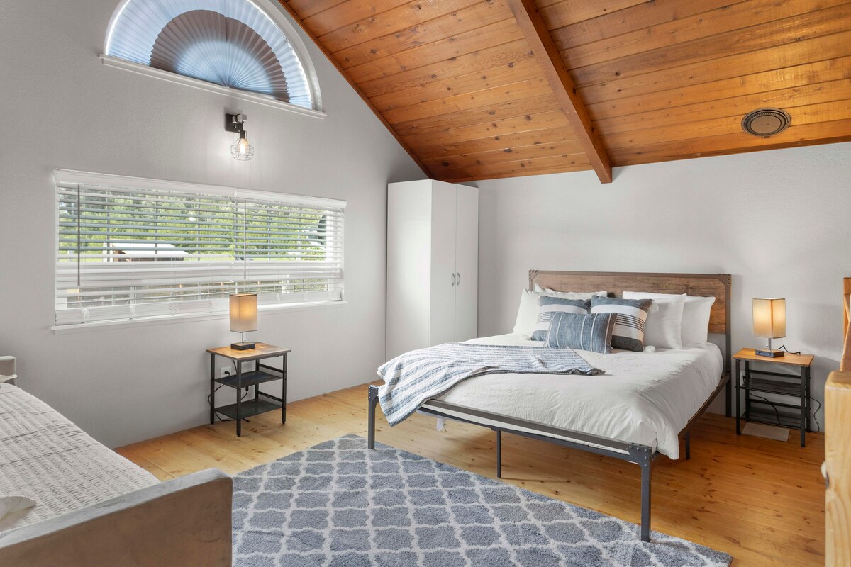 מיטת קווין | מזרן עם קצף זיכרון.