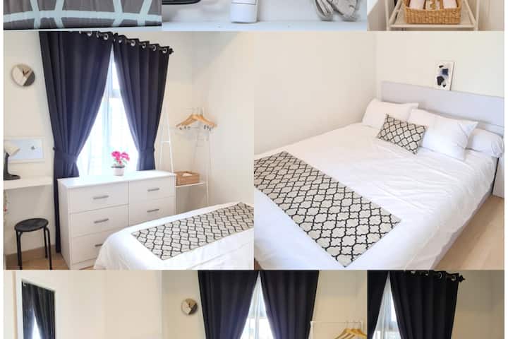 Dormitorio limpio y cómodo.