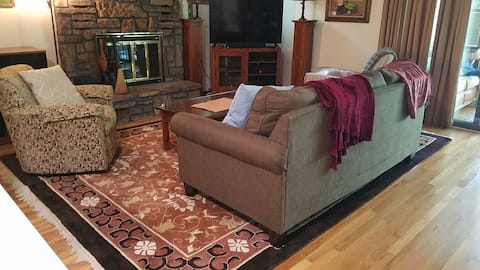 Top Airbnb: Best Views on Beaver Lake Close to Rogers in Prairie Creek