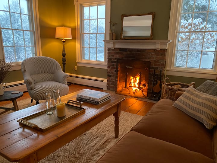 Antique Farmhouse + 2 Bed Converted Barn + Pool - Lake Taghkanic State Park, Ancram