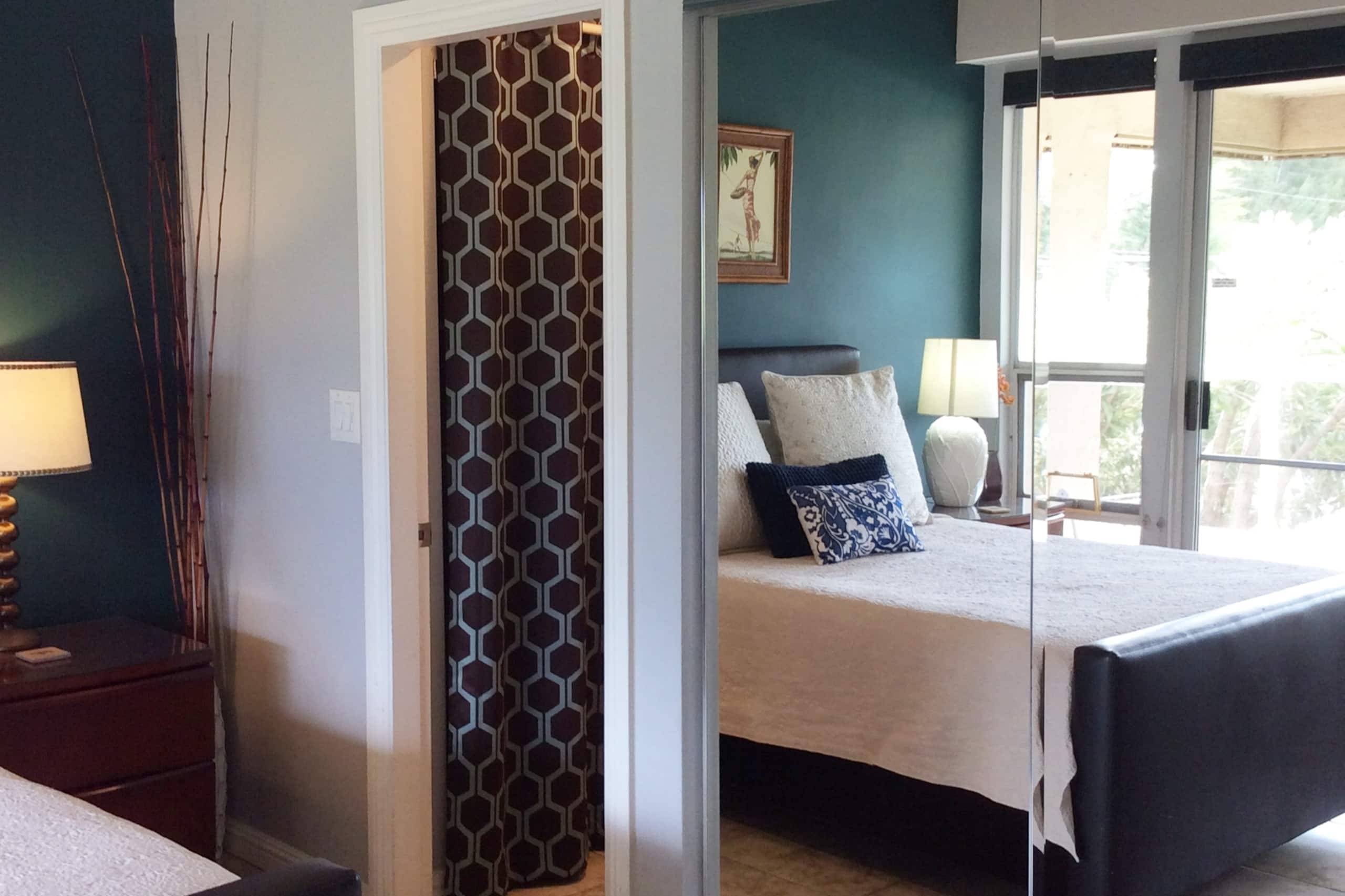 Spring Special / One Bedroom- Closest to beach! - Image 18