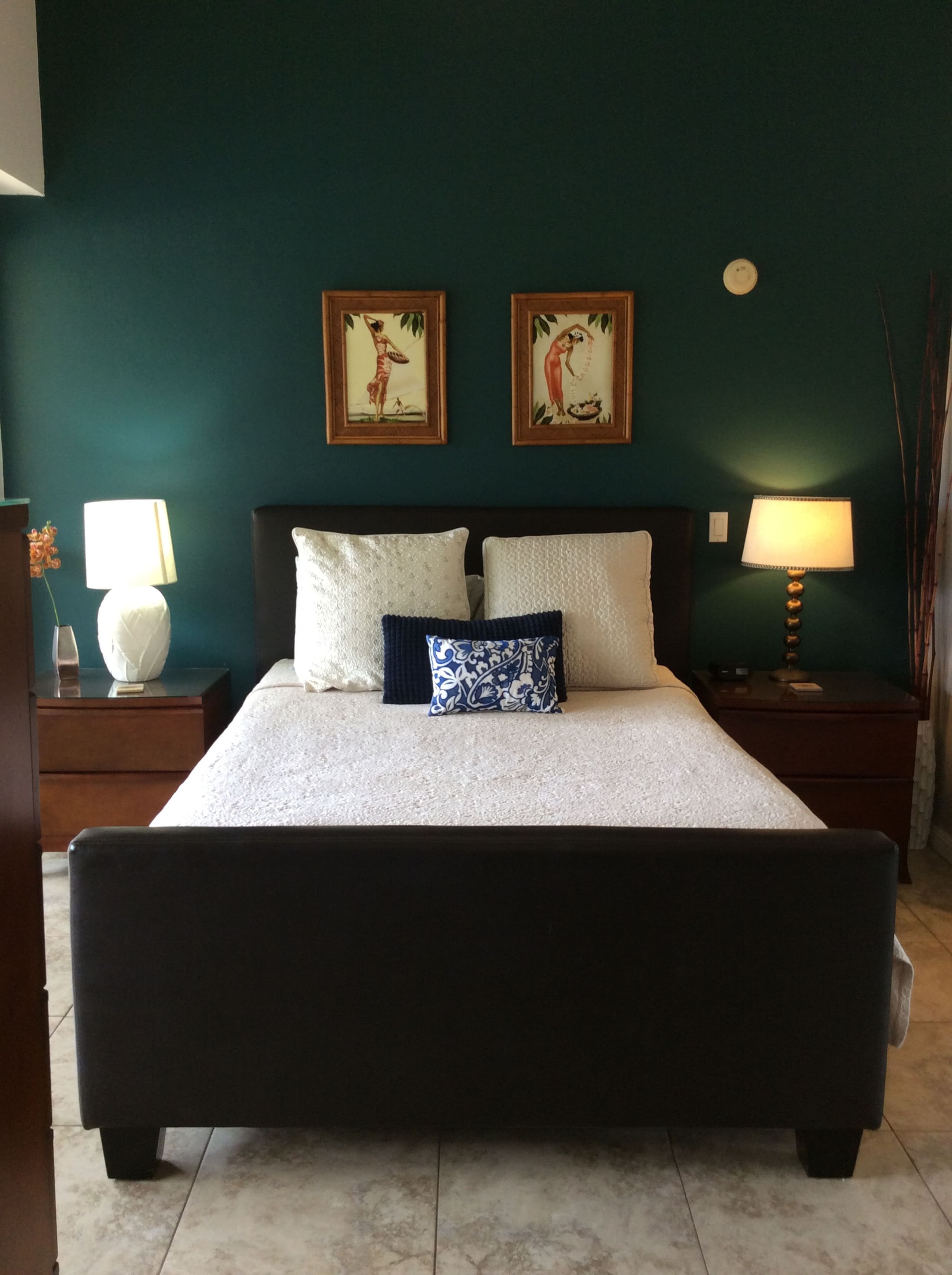 Spring Special / One Bedroom- Closest to beach! - Image 16