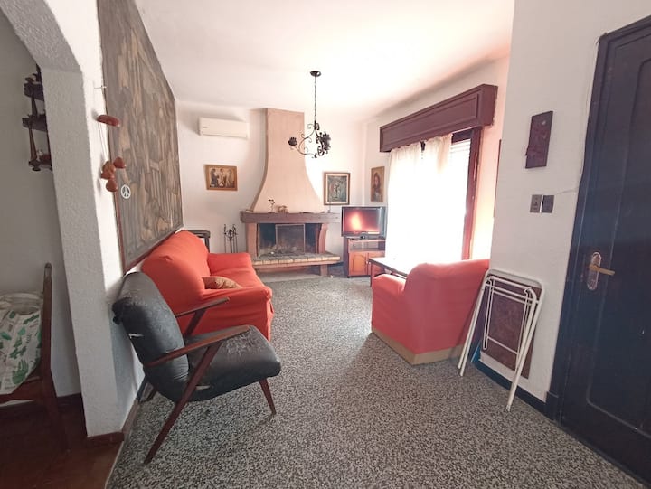 Comfortable and central house/apartment, 100 meters from the sea