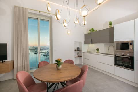 Sea view apartment on the harbor of Trani