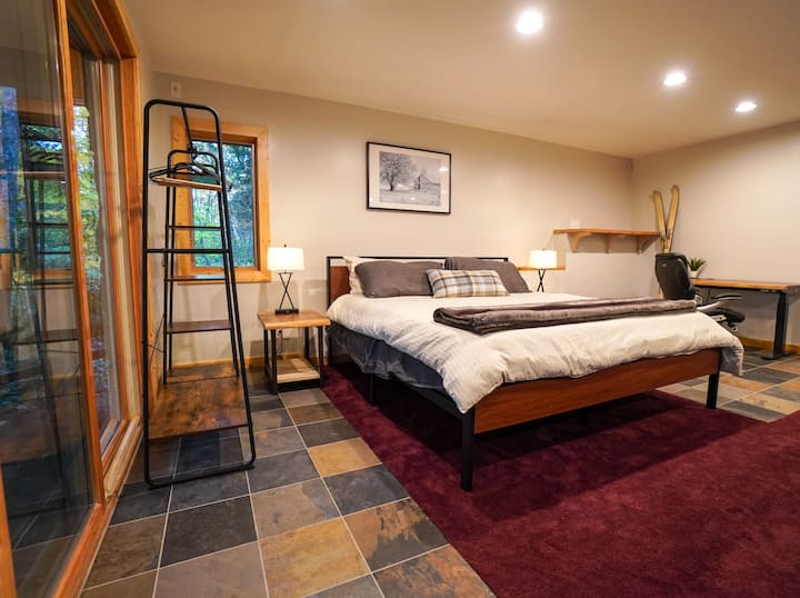 Cama de espuma viscoelástica tamaño king.