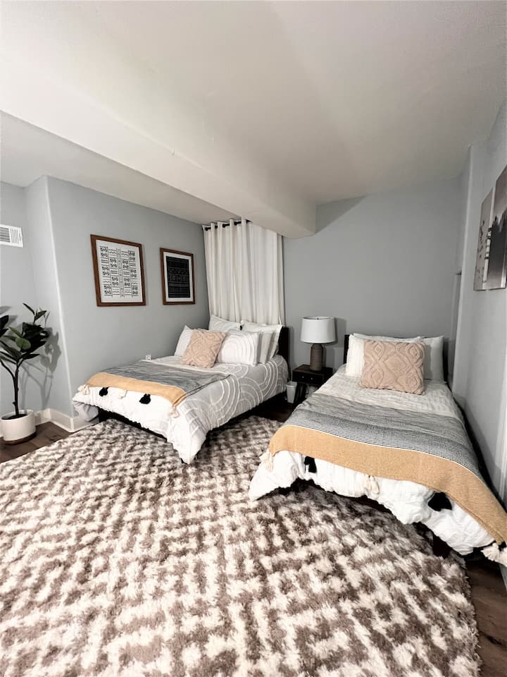 2nd Room l Full Bed l Twin Bed l 2nd Floor