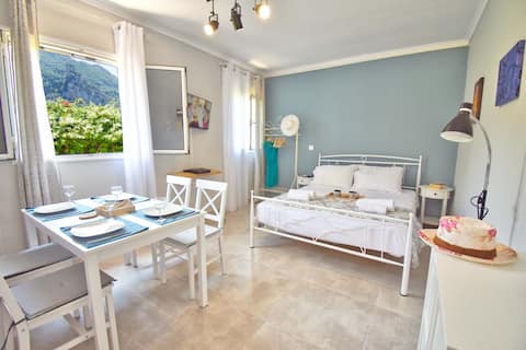 Cozy Studio Αrtemisia house 100m from the beach