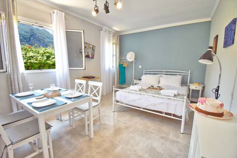 Cozy Studio Αrtemisia house 100m from the beach