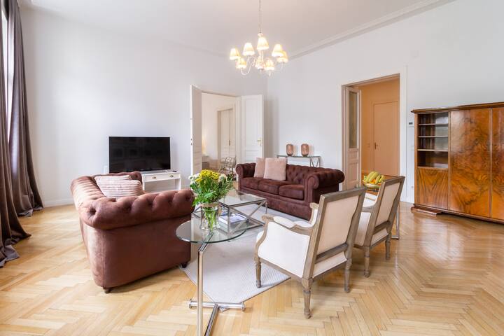 Large luxury home | Near Townhall & Votivkirche gallery image 5