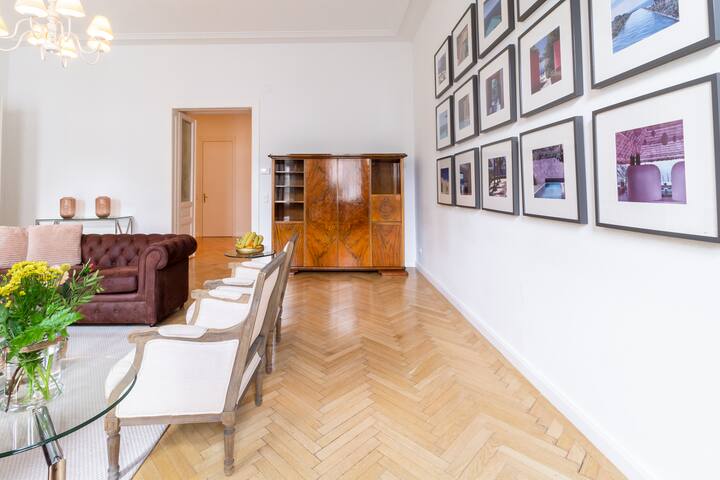 Large luxury home | Near Townhall & Votivkirche gallery image 3