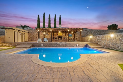 Cimarron Oasis. Can Heat Pool. Movie Theater