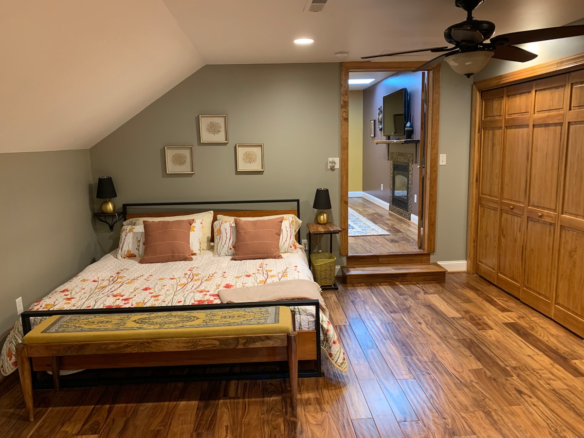 ความสะดวกสบายขนาดคิงไซส์ด้วยเฉดสีเข้ม