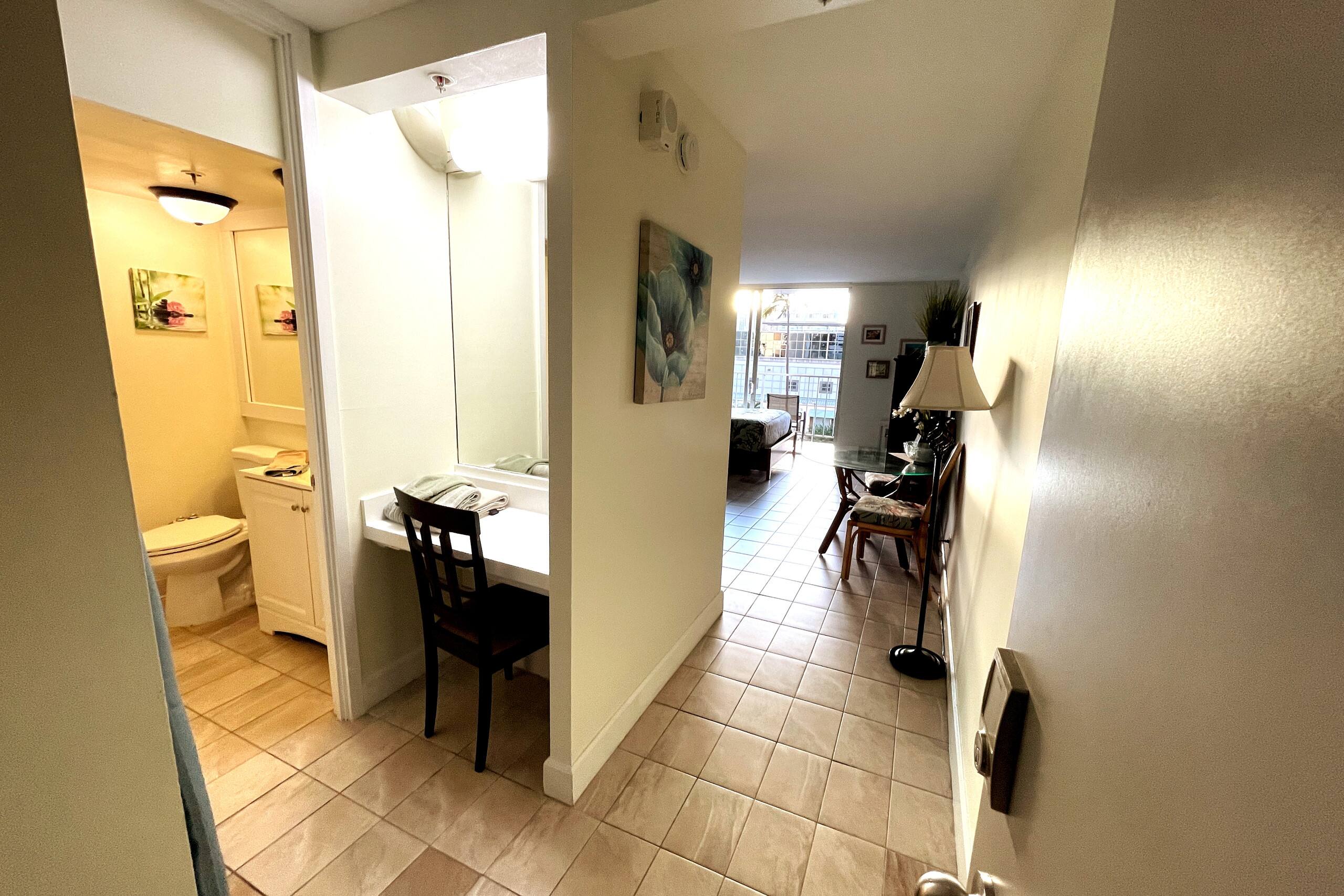 Condo in Honolulu · ★4.6 · Studio · 2 beds · 1 private bath - Image 53