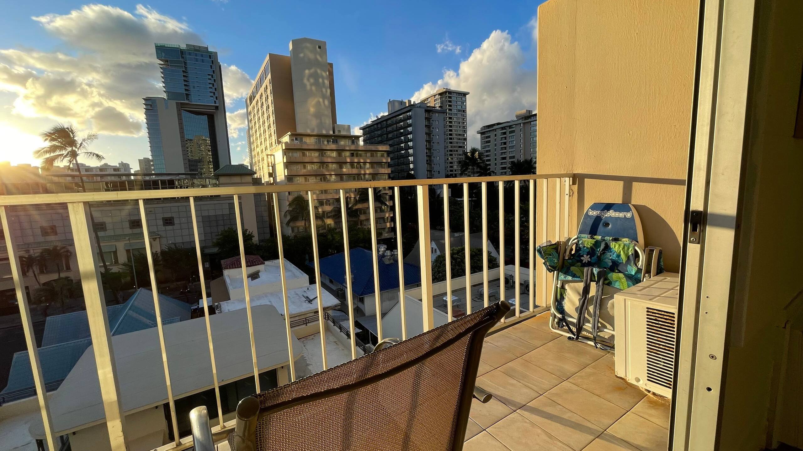 Condo in Honolulu · ★4.6 · Studio · 2 beds · 1 private bath - Image 28