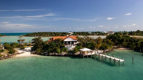 Harbour Beach Villa - large dock & great views!