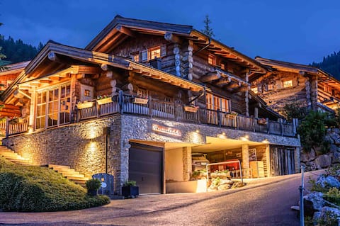 Luxury Loghome with private Whirltub and Sauna