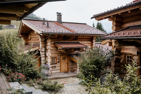 Luxury Loghome with private Whirltub and Sauna
