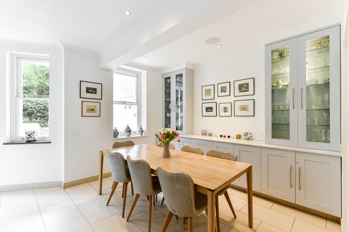 Ivy | Palace Gardens Terrace | Pro-Managed gallery image 4