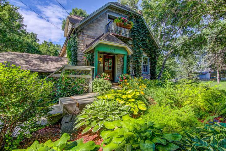 Historic James Mulvey Carriage house (upper level) gallery image 3