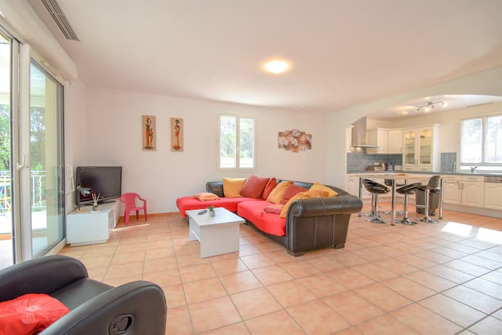 მისაღები სივრცე