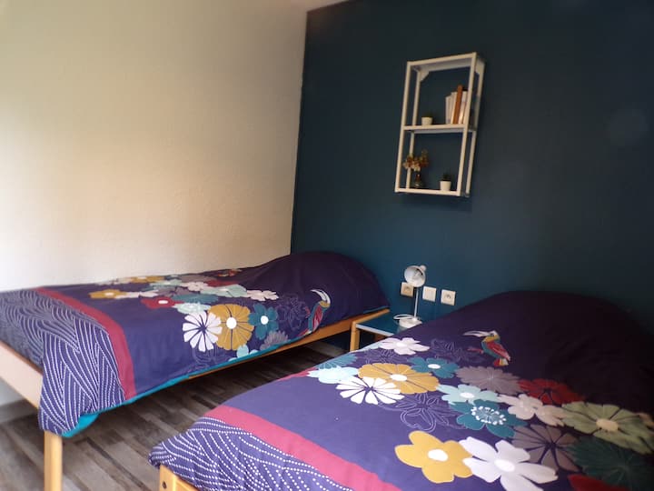 ერთადგილიანი საწოლი ოთახი