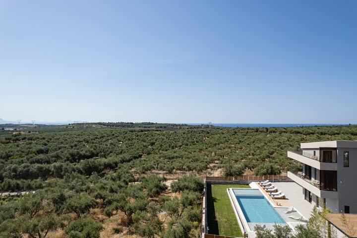 TreeTop Villa II, Private Pool, BBQ & Playground  gallery image 5