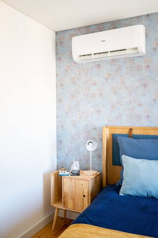 Blue by the River 4 – Unique Penthouse Duplex gallery image 5