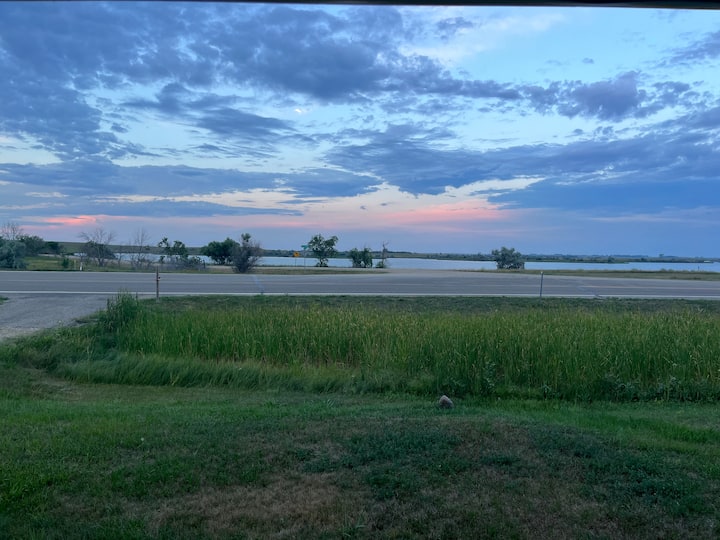 Lake Audubon 4 bedroom cabin Cabins for Rent in Coleharbor, North