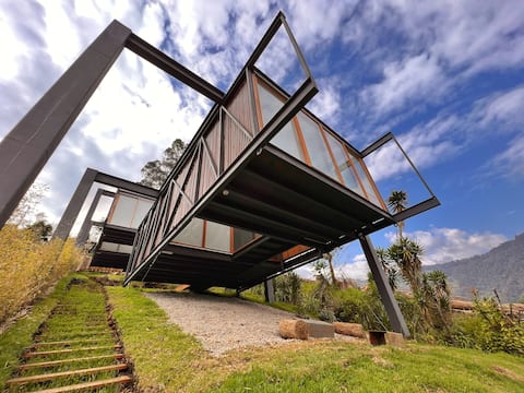 First hanging suites in the world /Deluxe Volcano