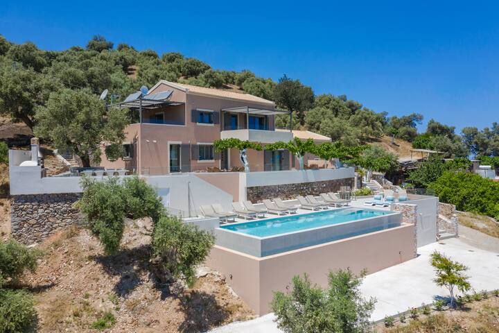 Alexandras’s Mansion gallery image 5