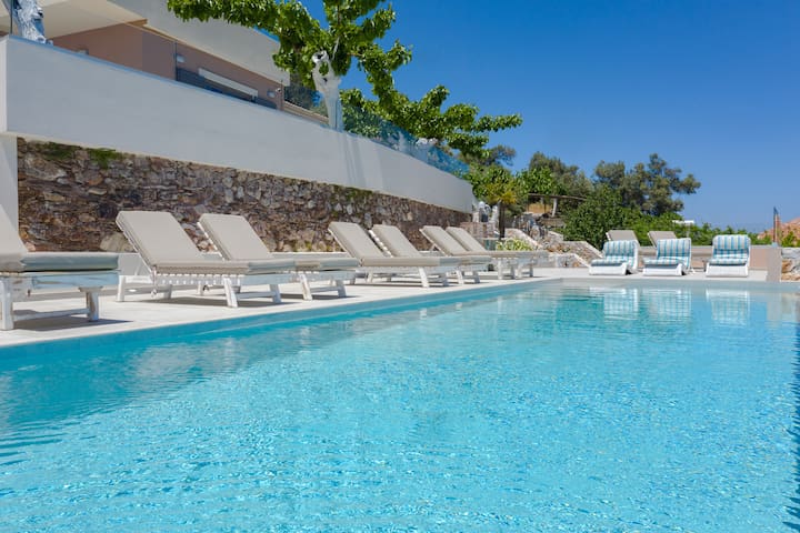 Alexandras’s Mansion