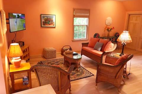 Top Airbnb: Brewster Heights Get-Away in East Harwich